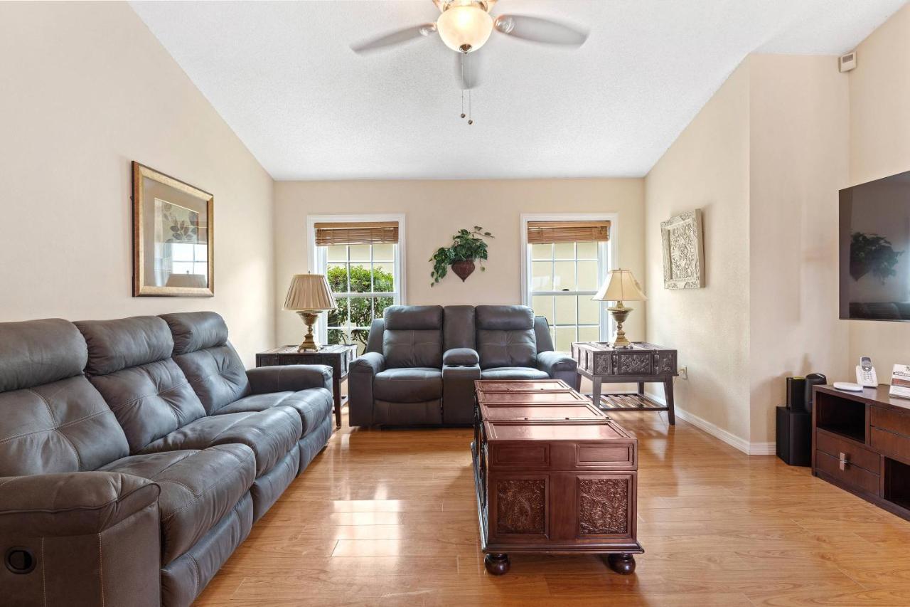 Dedicated Work Space And Game 4br Oi2800 Holiday home Orlando